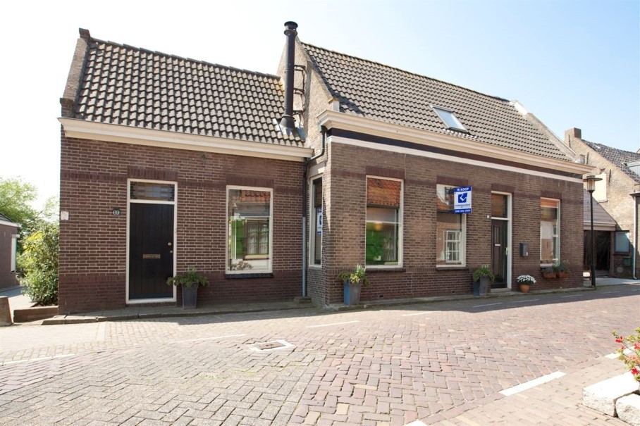 Al acht jaar te koop